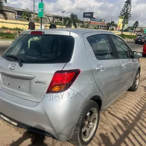 Toyota Yaris L Hatchback 5dr 2017 Silver