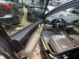 Toyota Highlander Limited 2012 Black