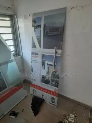 Neatly Used Tempered Glass for Office Partitions