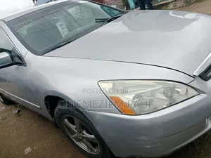 Honda Accord Automatic 2005 Silver