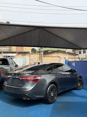 Toyota Avalon Limited 4dr Sedan (3.5L 6cyl 6A) 2014 Gray