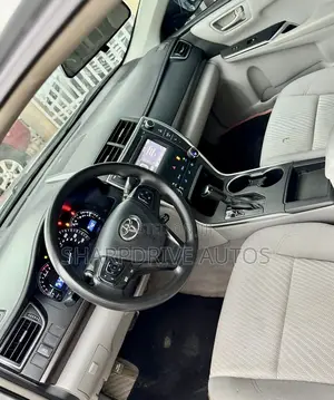 Toyota Camry LE 4dr Sedan (2.5L 4cyl 6A) 2015 Silver