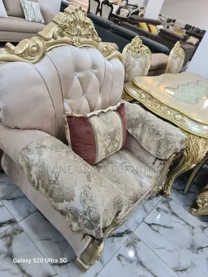 High Quality Royal Chairs