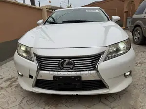 Lexus ES 350 FWD 2014 White