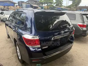 Toyota Highlander 2013 Blue