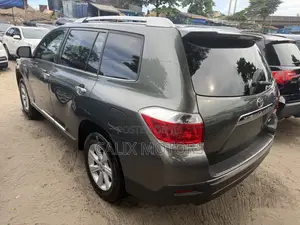 Toyota Highlander 2012 Green