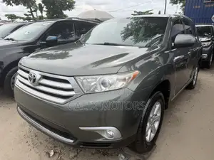 Toyota Highlander 2012 Green