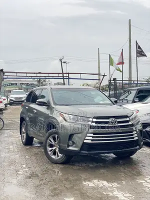 Toyota Highlander LE 4dr SUV AWD (3.5L 6cyl 6A) 2015 Green