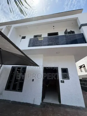 1bdrm Shared Apartment in Lekki Phase 1 for rent