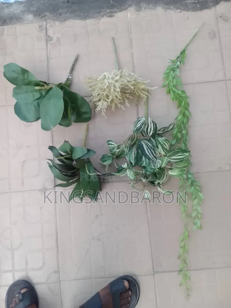 Small Synthetic Flowers