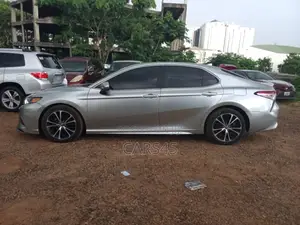 Toyota Camry 2018 Gray