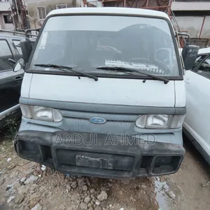 Ford E550 2005 White