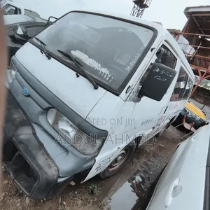 Ford E550 2005 White