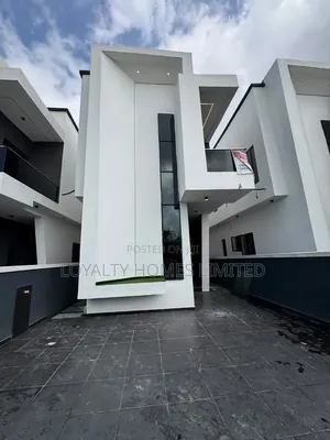 5bdrm Duplex in Thomas Estate for sale