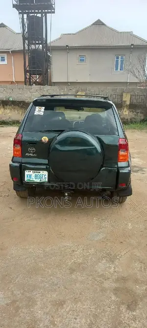 Toyota RAV4 Automatic 2003 Green