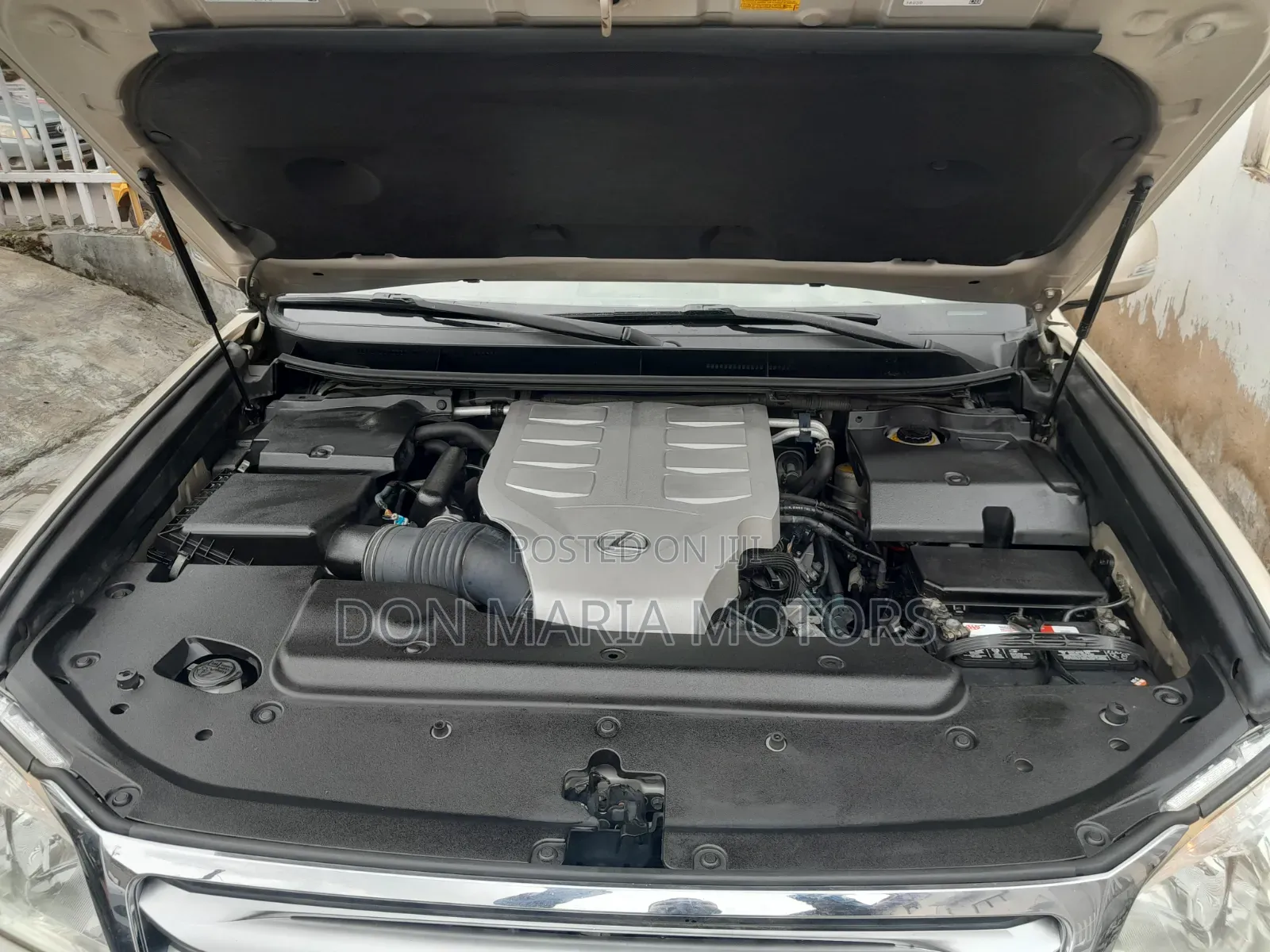 Lexus GX 460 2011 Gold