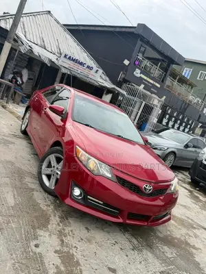 Toyota Camry SE V6 4dr Sedan (3.5L 6cyl 6A) 2013 Red