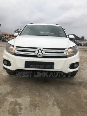 Volkswagen Tiguan S with Sunroof 2013 White