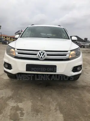Volkswagen Tiguan S with Sunroof 2013 White