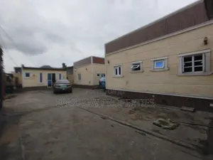 15bdrm Block of Flats in Uyo for sale