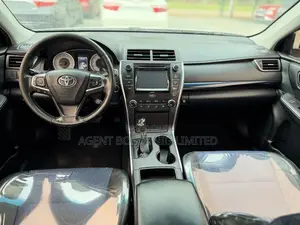 Toyota Camry SE w/Special Edition Pkg (2.5L 4cyl 6A) 2016 White