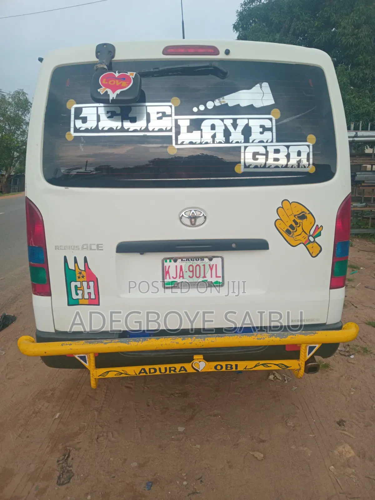 Toyota HiAce 2012 White