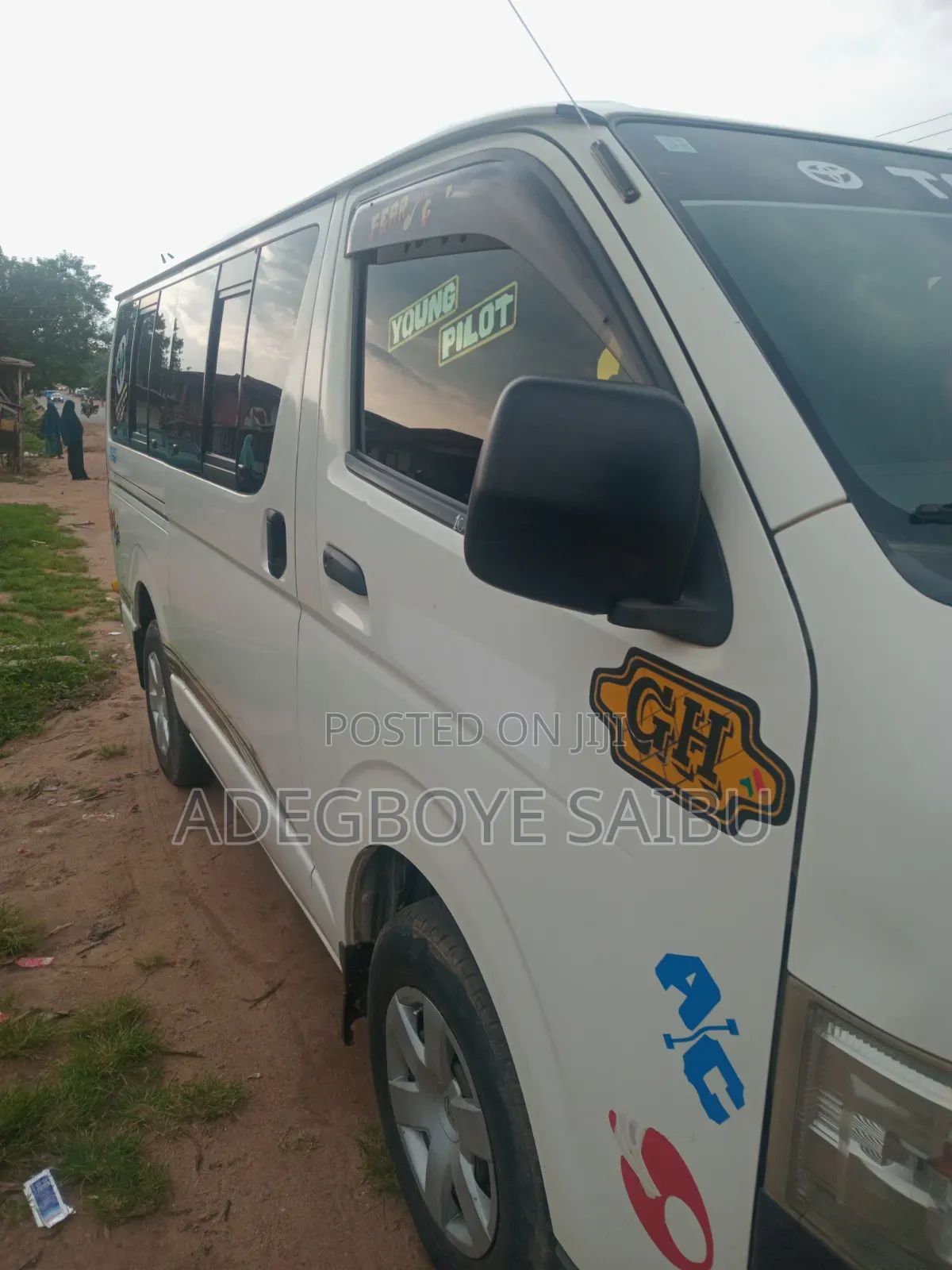 Toyota HiAce 2012 White