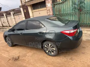 Toyota Corolla 2016 Green