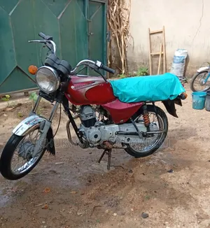 Bajaj Boxer 100 2025 Red