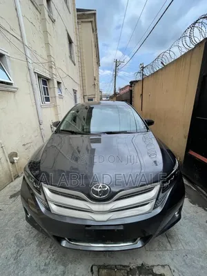 Toyota Venza AWD 2010 Gray