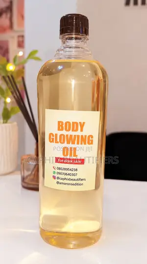 Amororo Body Glowing Oil Dark Skin