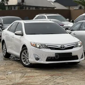 Toyota Camry XLE 4dr Sedan (2.5L 4cyl 6A) 2014 White