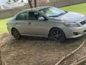 Toyota Corolla LE 4dr Sedan (1.8L 4cyl 4A) 2010 Silver