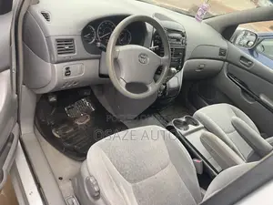 Toyota Sienna 2007 Silver