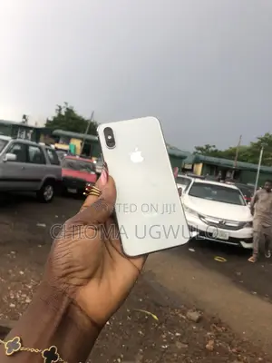 Apple iPhone XS 64 GB White