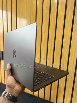 Laptop Apple MacBook Pro 2023 M3 Pro 18GB Apple M3 Pro SSD 512GB