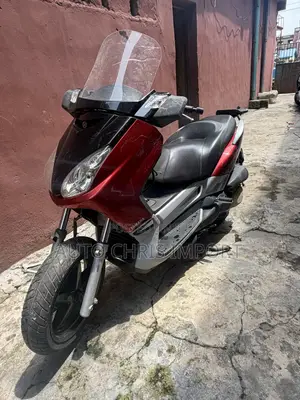 Yamaha 2015 Red