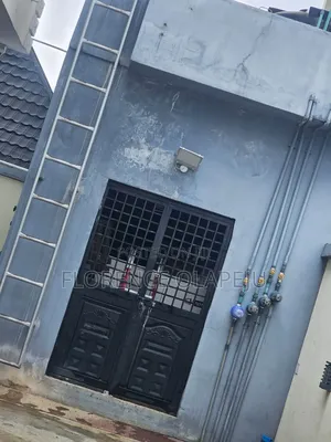 2bdrm Block of Flats in Akoto, Akala Express for rent