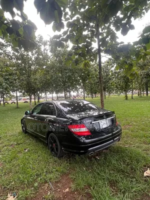 Mercedes-Benz C300 2010 Black