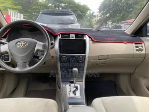 Toyota Corolla 2010 Gray