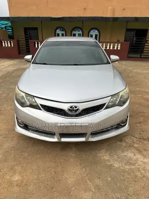 Toyota Camry SE 4dr Sedan (2.5L 4cyl 6A) 2013 Silver