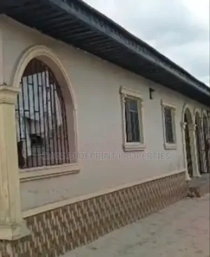 2bdrm Bungalow in 2 Amekpa Ughelli, Warri for sale