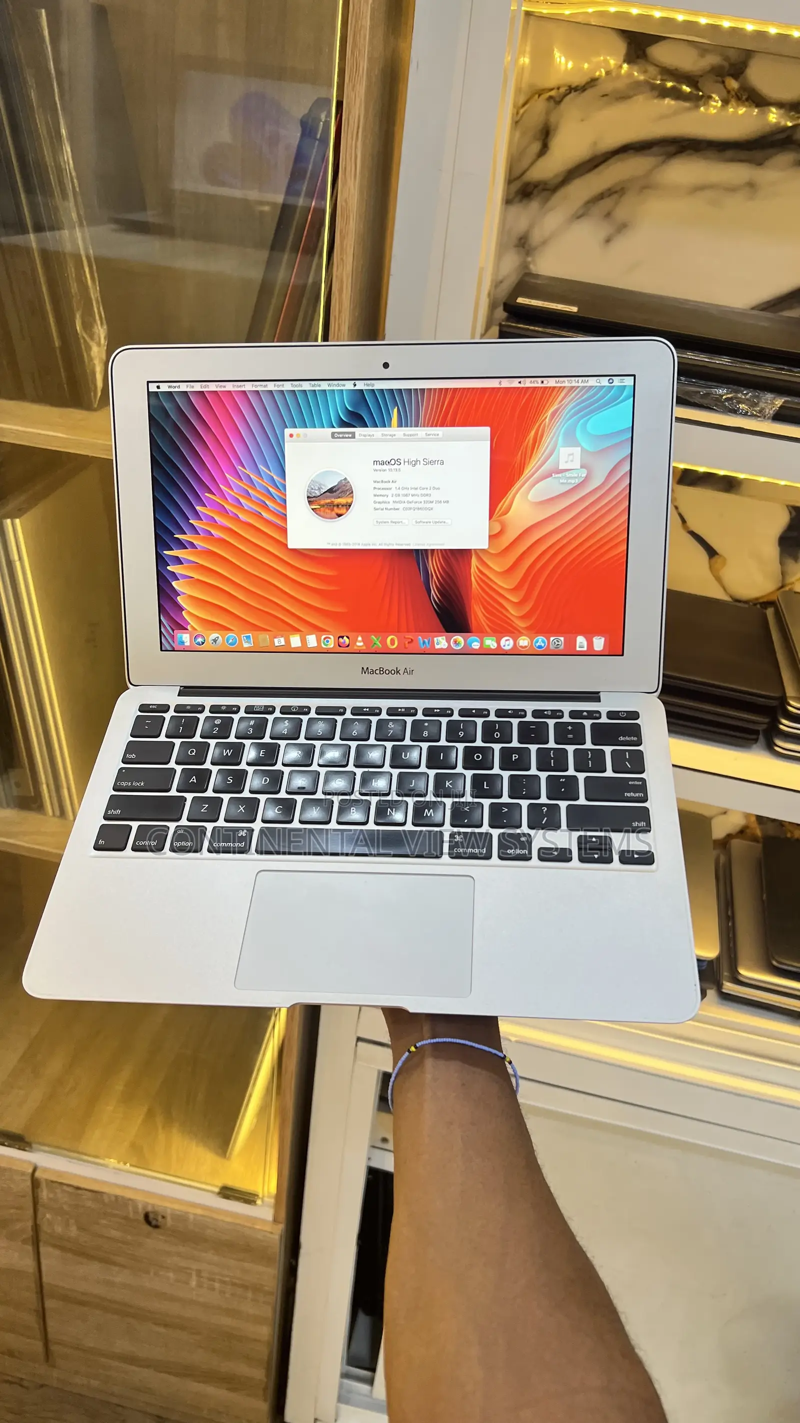 Laptop Apple MacBook Air 2010 2GB Intel Core 2 Duo SSD 60GB
