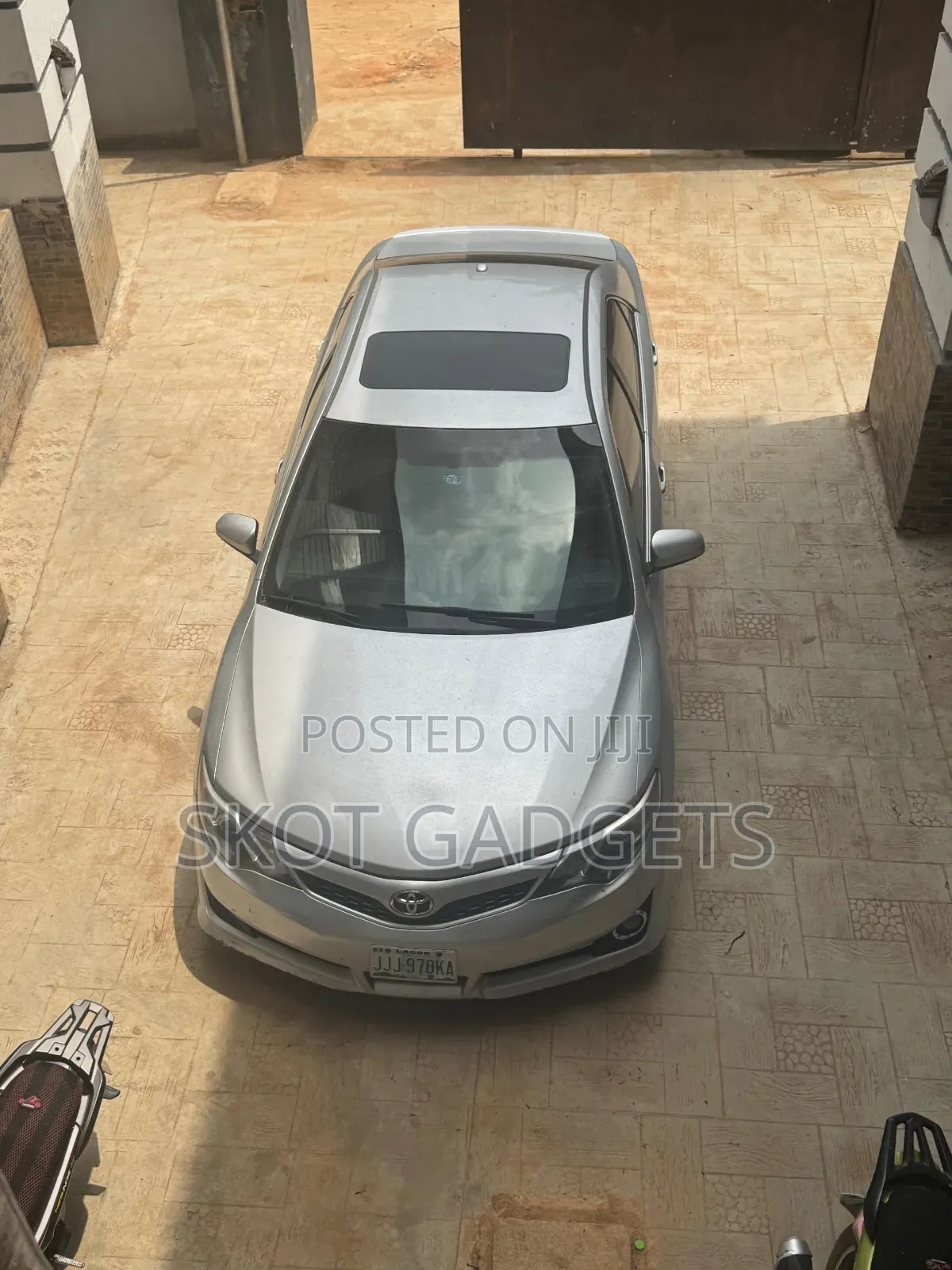 Toyota Camry 2012 Silver