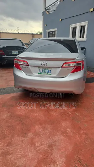Toyota Camry 2012 Silver