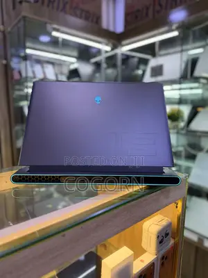 Laptop Alienware M18 R2 32GB AMD Ryzen 9 SSD 1T