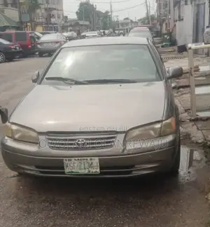 Toyota Camry Automatic 1999 Gray