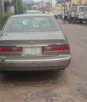 Toyota Camry Automatic 1999 Gray