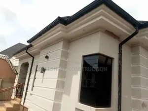 3bdrm Apartment in Ngozika Estate, Awka for sale