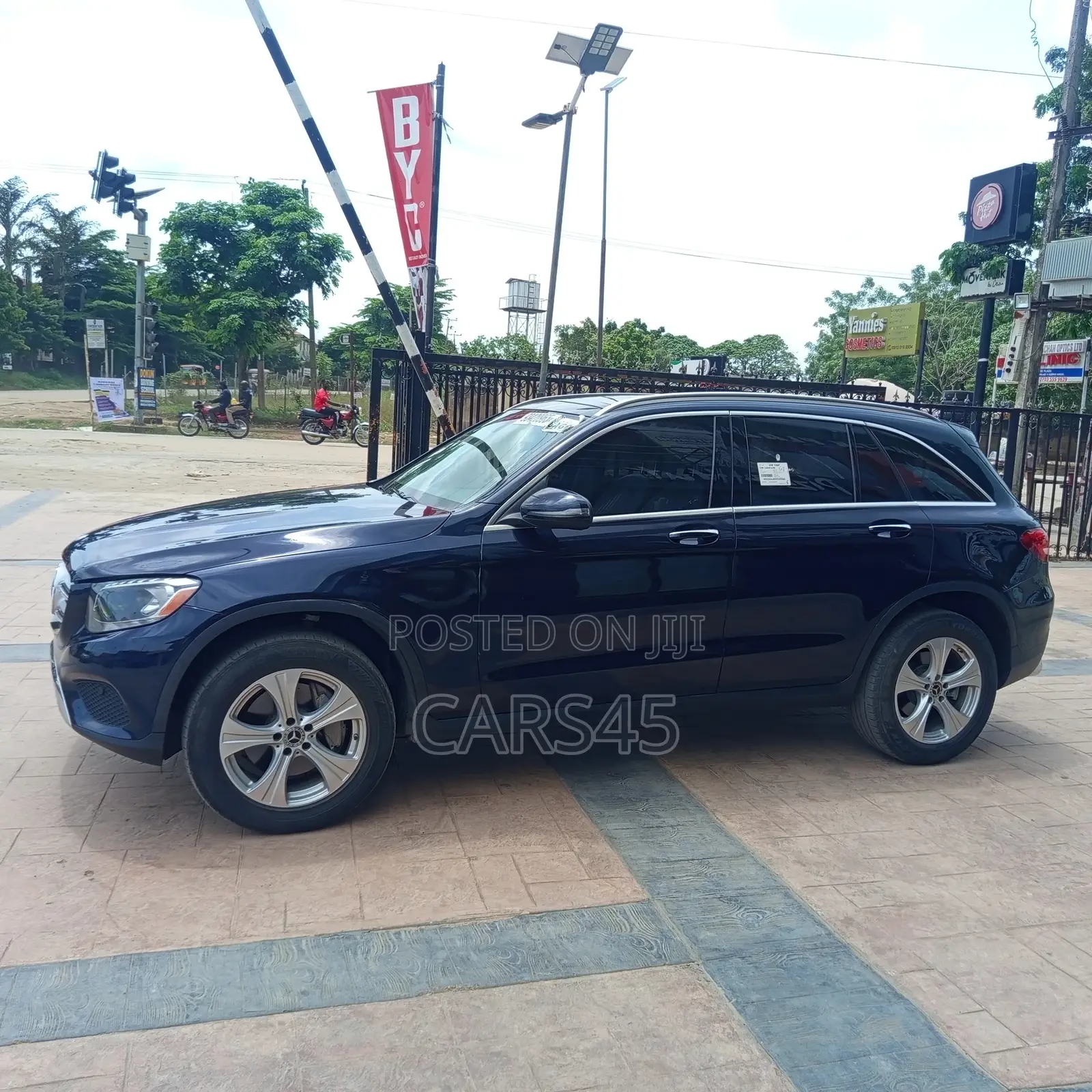 Mercedes-Benz GLC-Class 2017 Blue